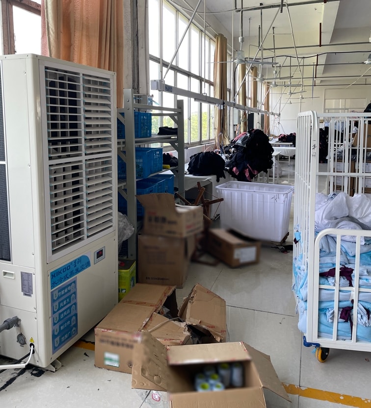 制衣廠整體降溫，應用蒸發冷省電空調-立式軸流雙風口空調機組